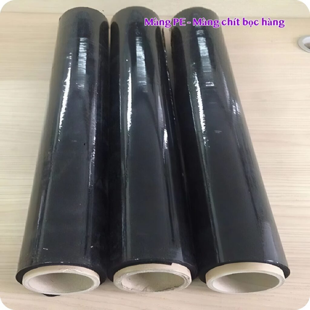 Màng PE màu đen để che hàng hoá bên trong